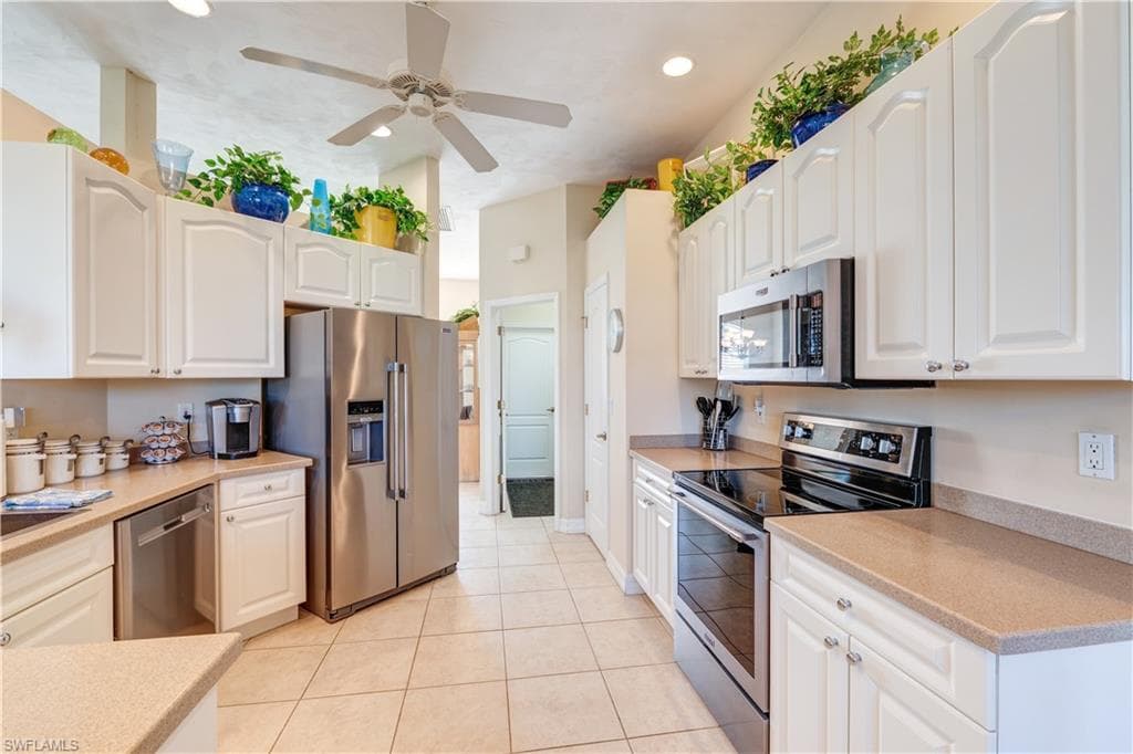 3208 1st Pl, Cape Coral, FL 33914-15