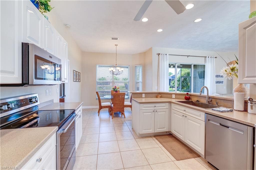 3208 1st Pl, Cape Coral, FL 33914-16