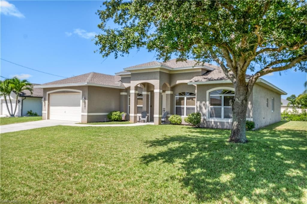 3208 1st Pl, Cape Coral, FL 33914-2