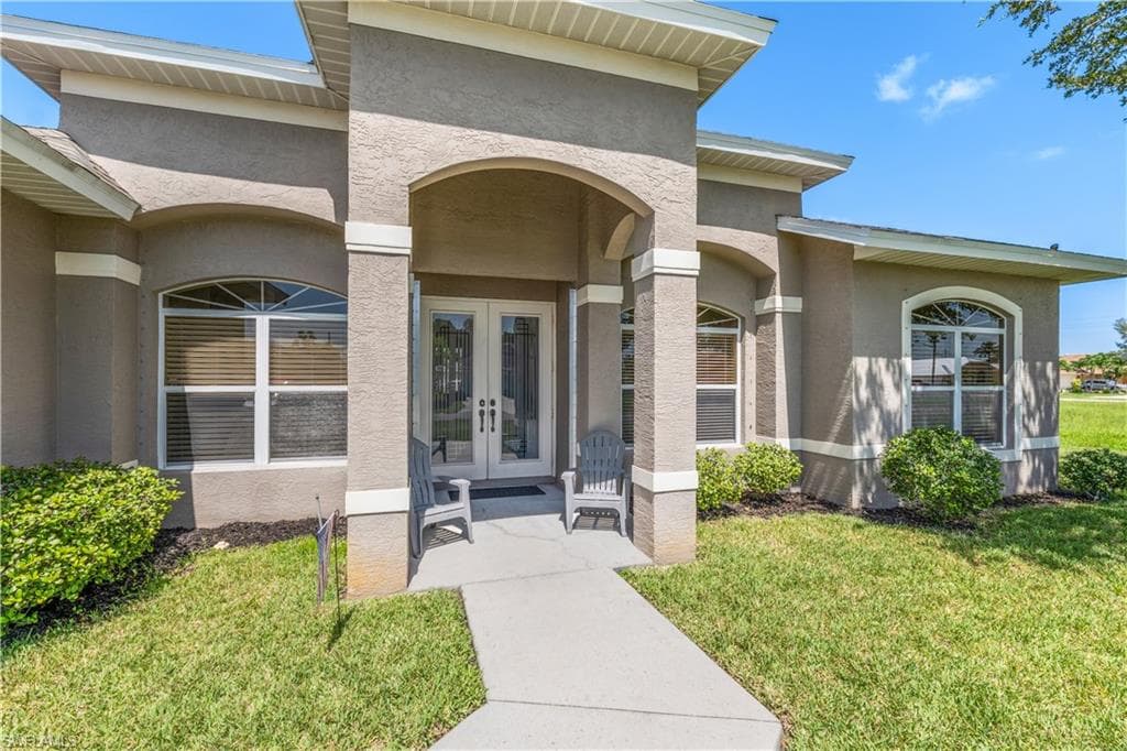 3208 1st Pl, Cape Coral, FL 33914-36