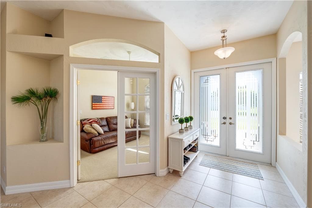 3208 1st Pl, Cape Coral, FL 33914-3
