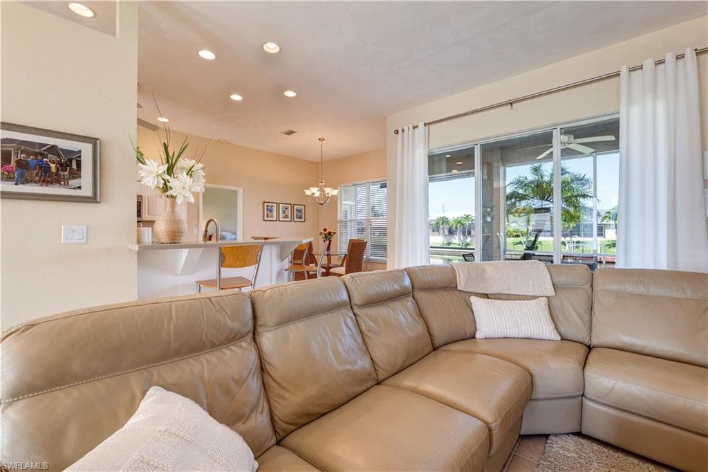 3208 1st Pl, Cape Coral, FL 33914-41