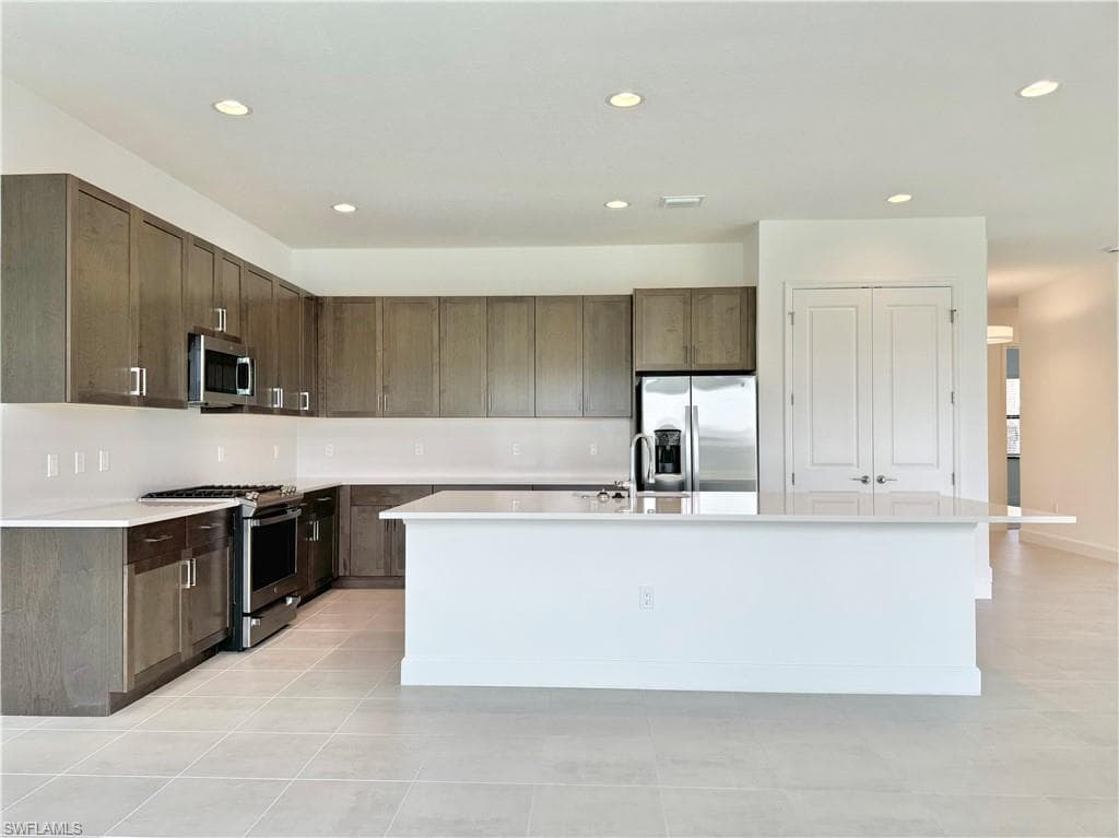 20921 Thistle Leaf Ln, Estero, FL 33928-9