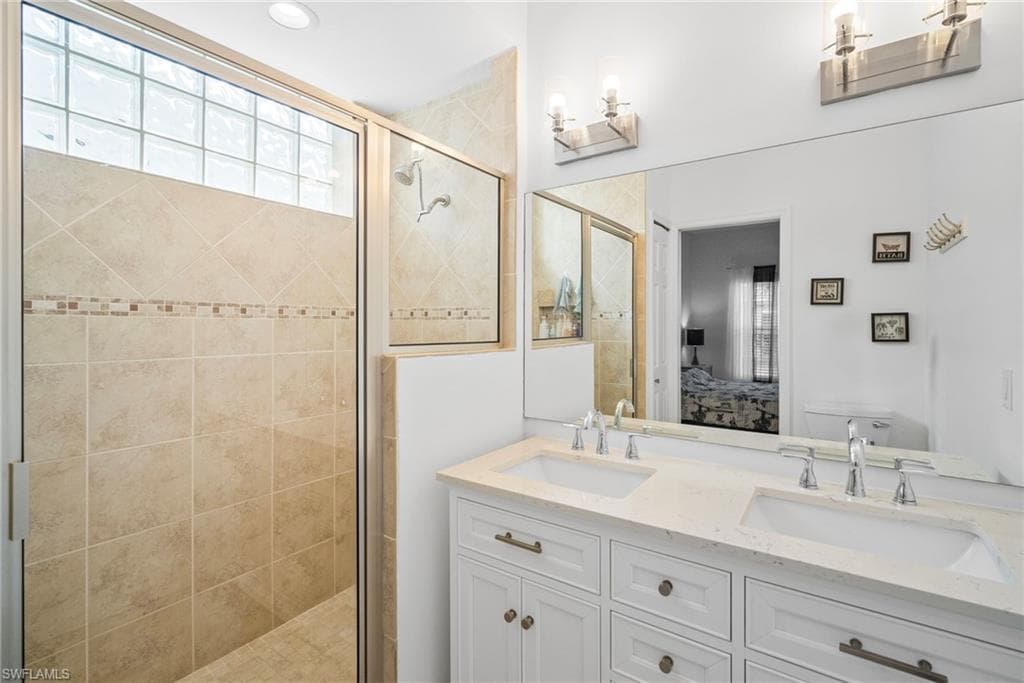 10735 Blue Bimini Cir, Estero, FL 33928-10