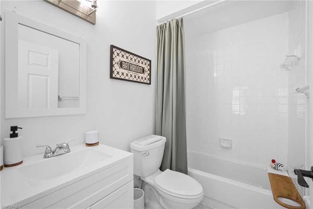 10735 Blue Bimini Cir, Estero, FL 33928-13