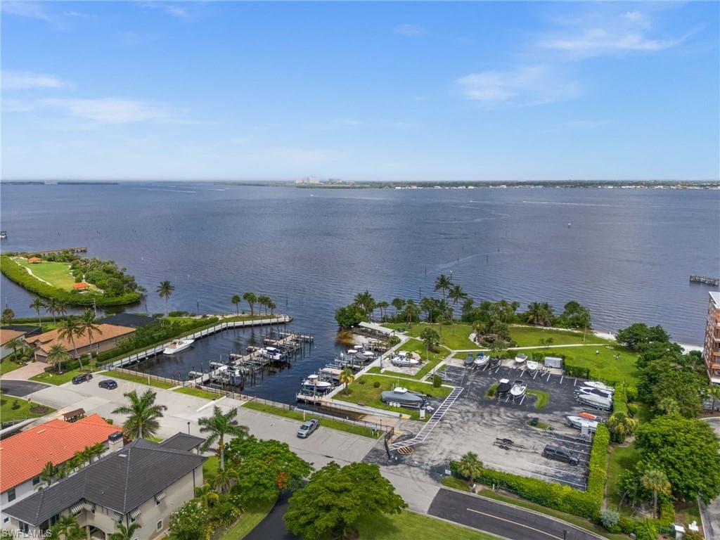 15143 Seabreeze Cove Cir, Fort Myers, FL 33908-39