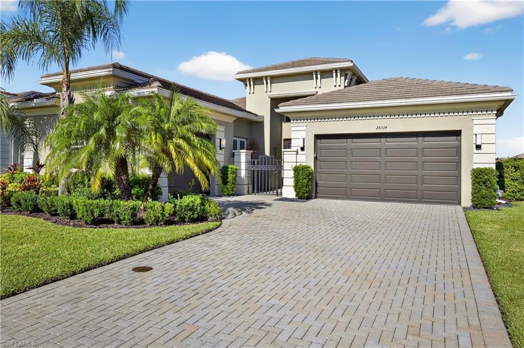 28514 Wharton Dr, Bonita Springs, FL 34135-1