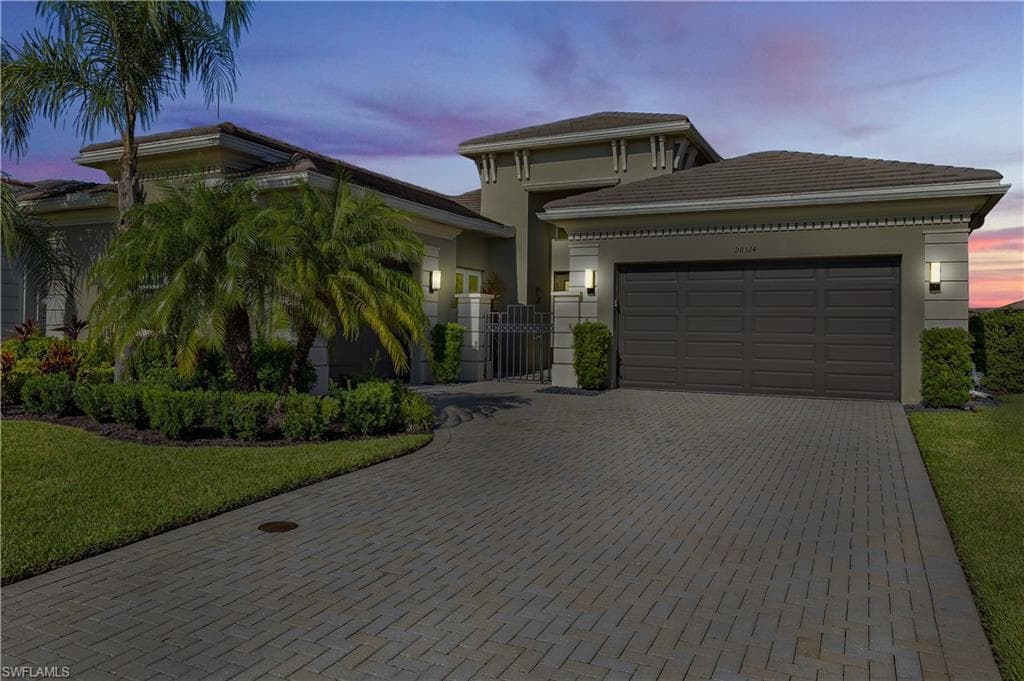 28514 Wharton Dr, Bonita Springs, FL 34135-3