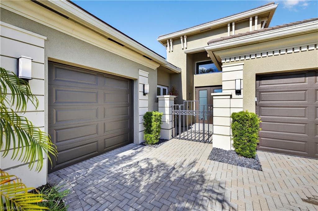 28514 Wharton Dr, Bonita Springs, FL 34135-6