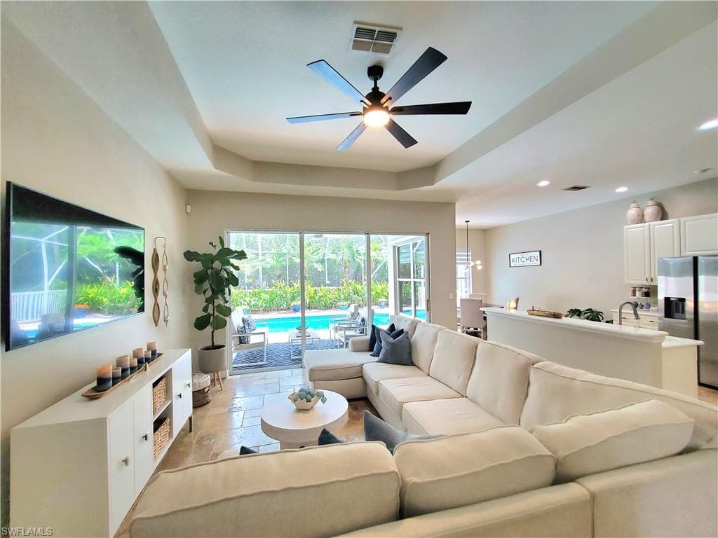 1119 Dorchester Ct 60, Naples, FL 34104-11