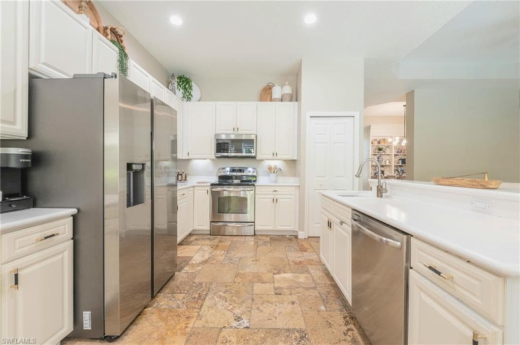 1119 Dorchester Ct 60, Naples, FL 34104-13