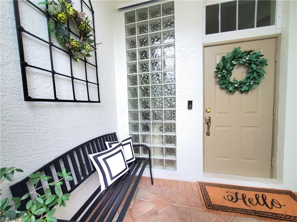 1119 Dorchester Ct 60, Naples, FL 34104-37