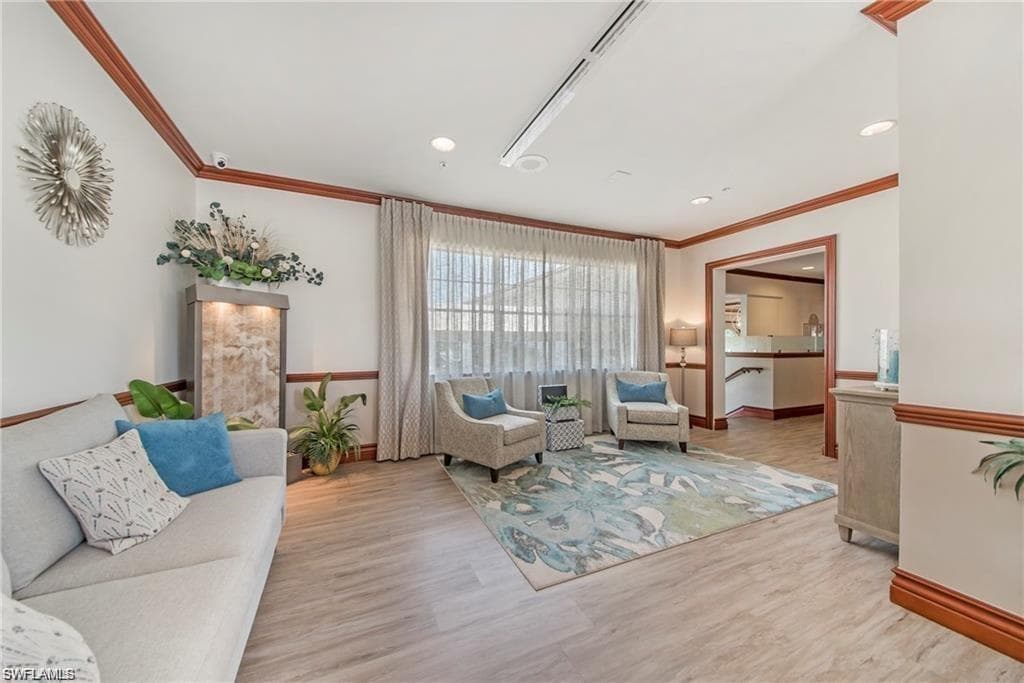 1119 Dorchester Ct 60, Naples, FL 34104-47