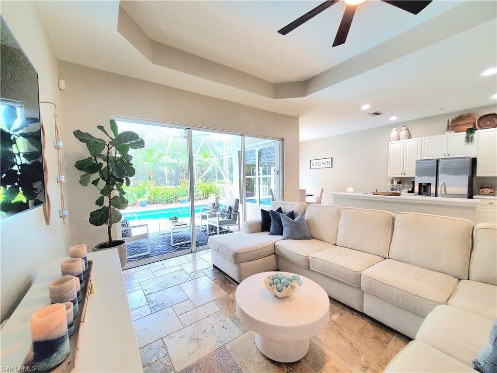 1119 Dorchester Ct 60, Naples, FL 34104-5