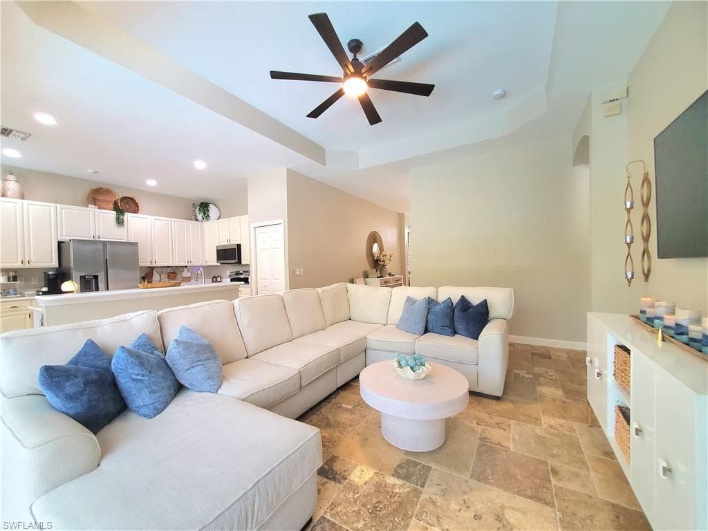 1119 Dorchester Ct 60, Naples, FL 34104-6