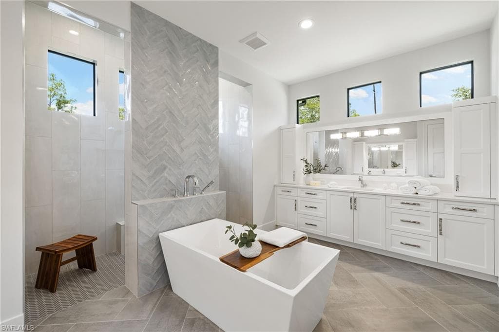 4751 1st Ave SW, Naples, FL 34119-25