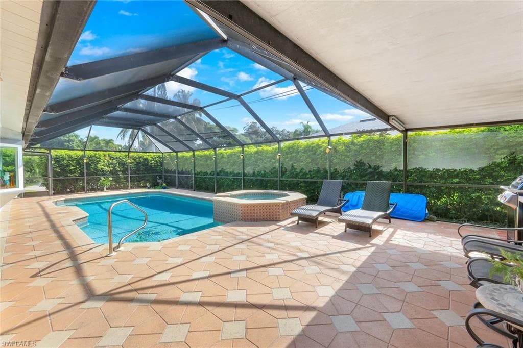 27984 Carl Cir, Bonita Springs, FL 34135-33