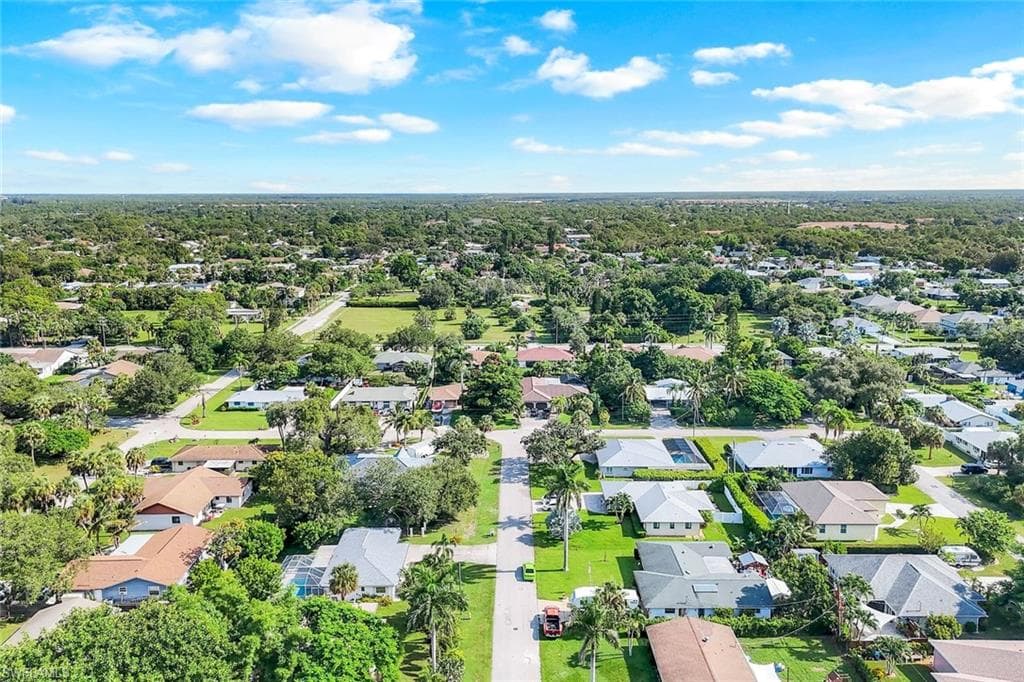 27984 Carl Cir, Bonita Springs, FL 34135-40