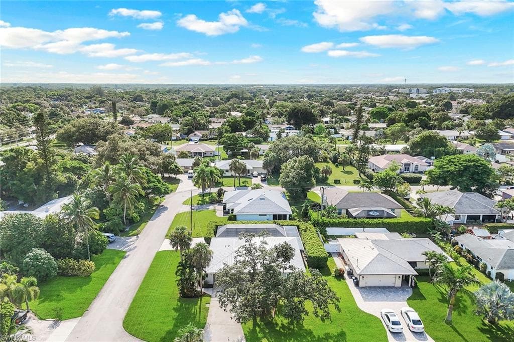 27984 Carl Cir, Bonita Springs, FL 34135-41