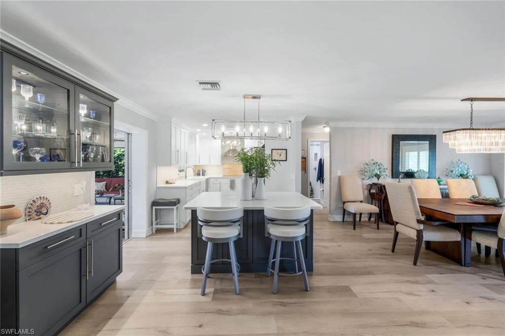 27984 Carl Cir, Bonita Springs, FL 34135-7