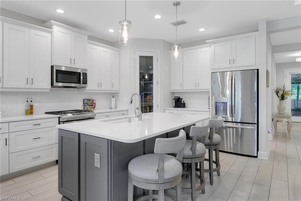 4076 Pegasus Way, Naples, FL 34120-5