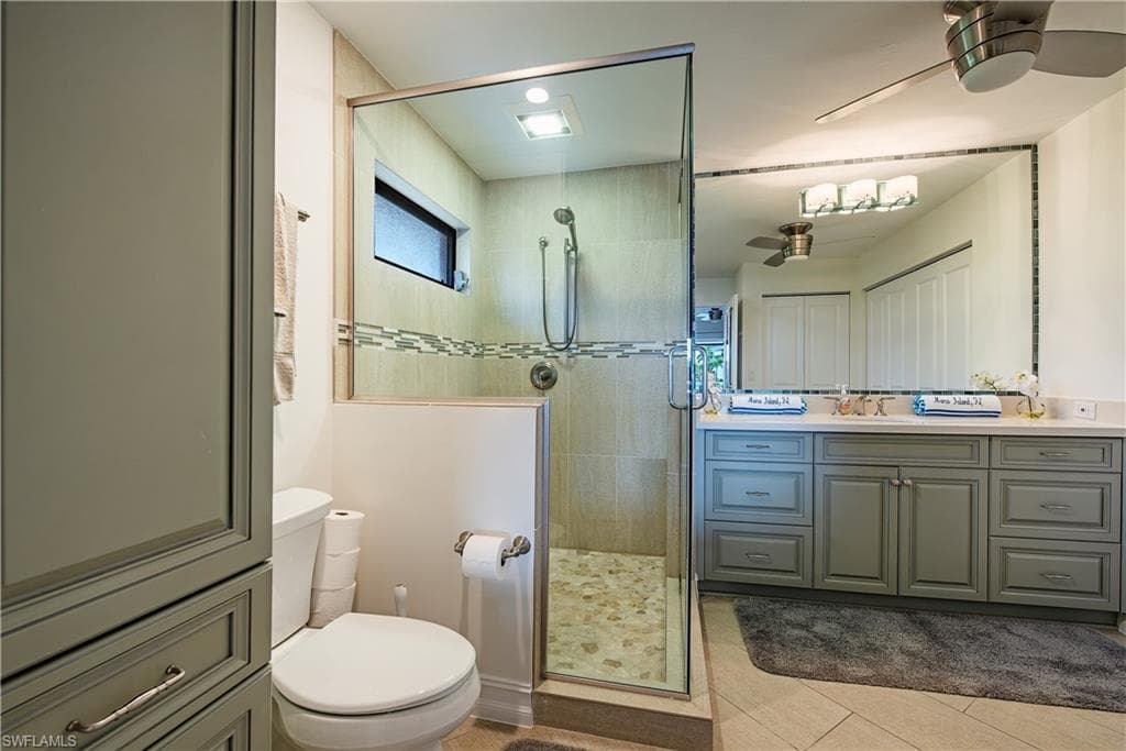 919 Joy Cir, Marco Island, FL 34145-17