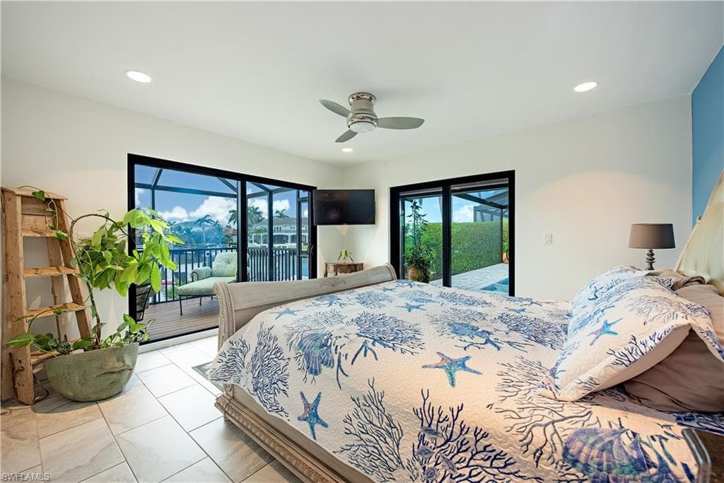 919 Joy Cir, Marco Island, FL 34145-18