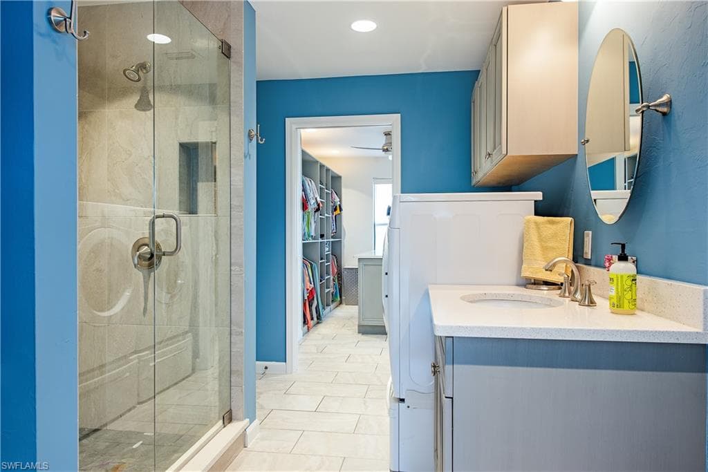919 Joy Cir, Marco Island, FL 34145-21