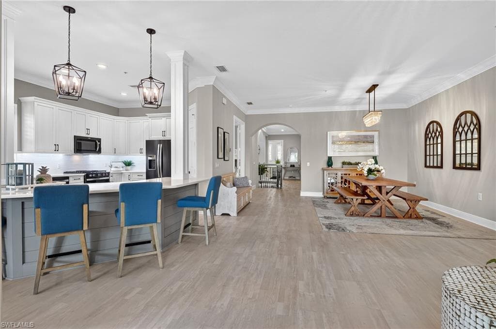 3202 Serenity Ct 202, Naples, FL 34114-10