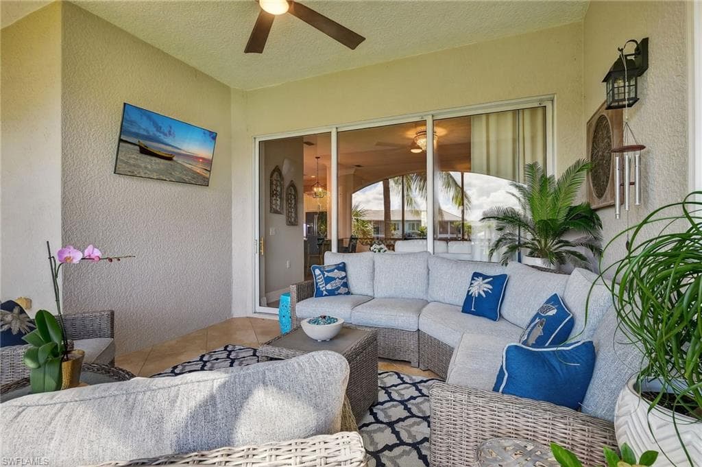 3202 Serenity Ct 202, Naples, FL 34114-18