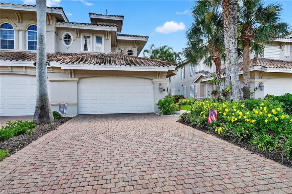 3202 Serenity Ct 202, Naples, FL 34114-3