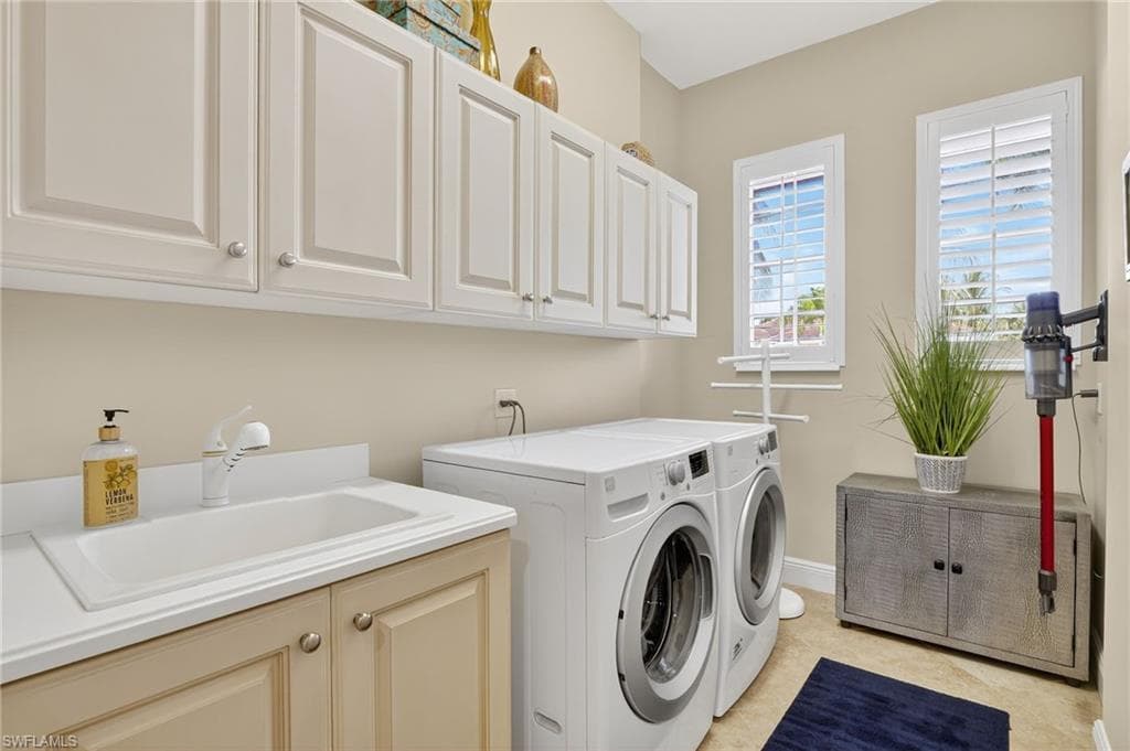 3202 Serenity Ct 202, Naples, FL 34114-39