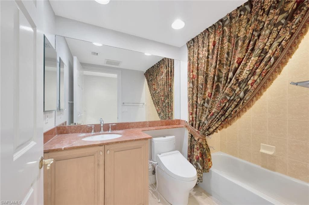 2738 Tiburon Blvd E B-303, Naples, FL 34109-18