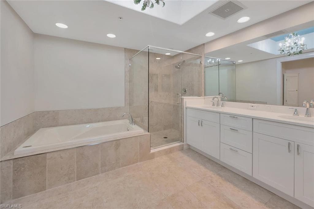 2738 Tiburon Blvd E B-303, Naples, FL 34109-22