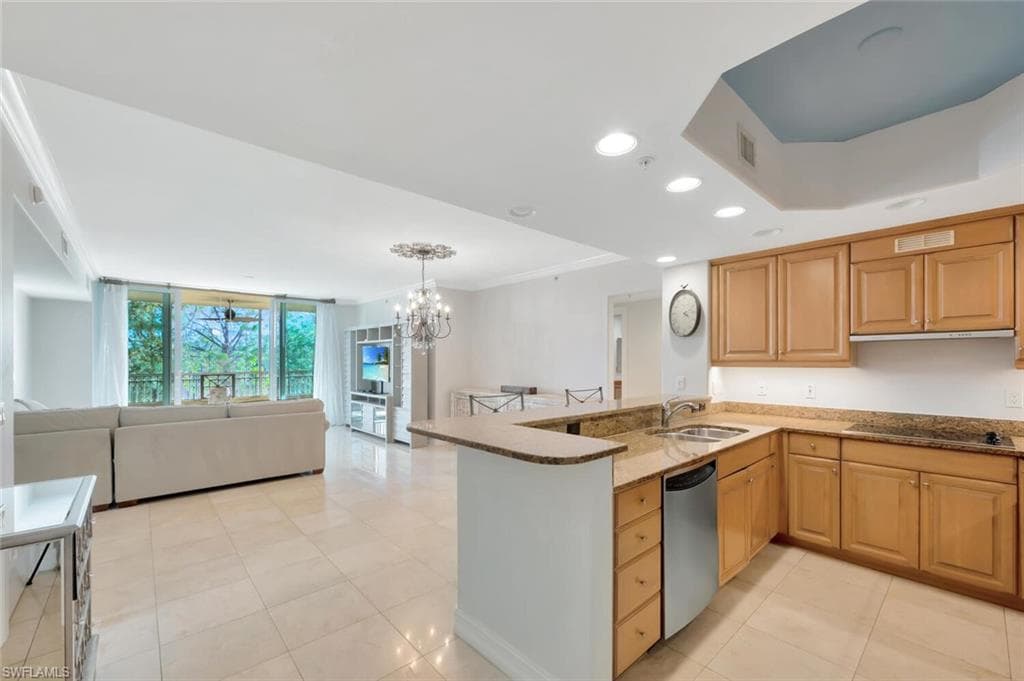 2738 Tiburon Blvd E B-303, Naples, FL 34109-3
