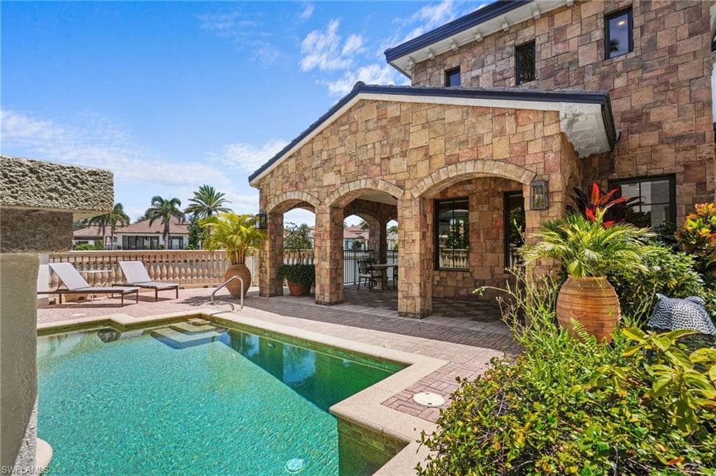 16653 Toscana Cir 701, Naples, FL 34110-2