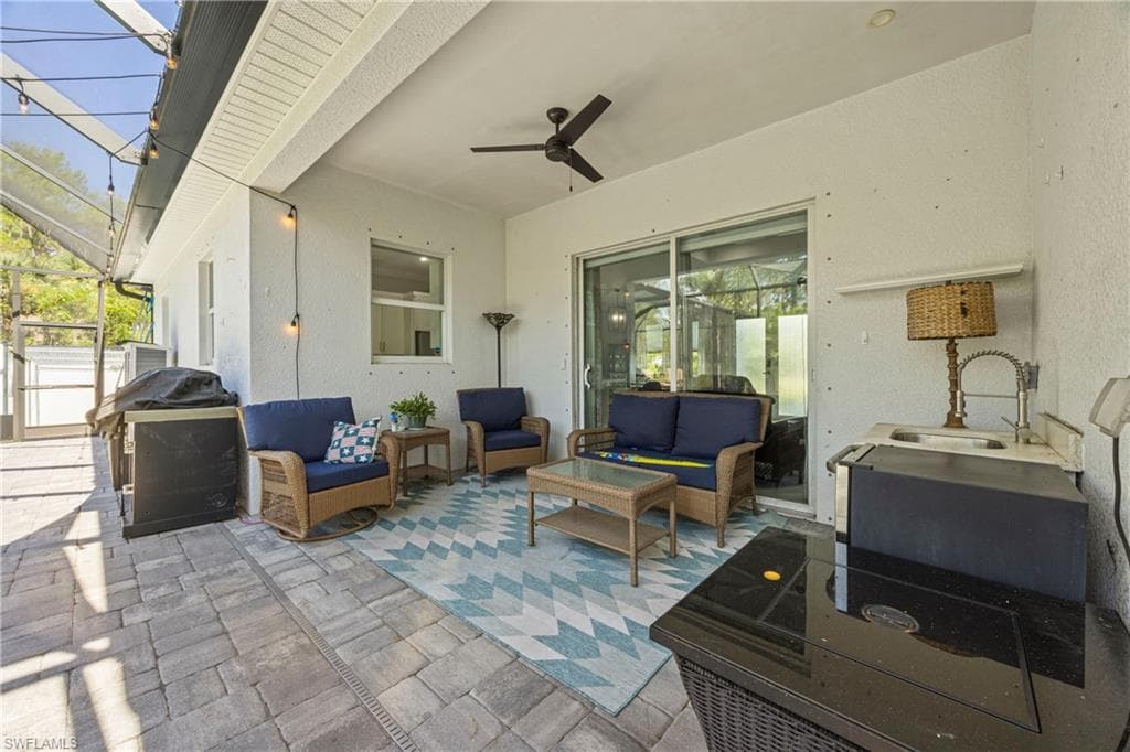 3291 41st Ave NE, Naples, FL 34120-30