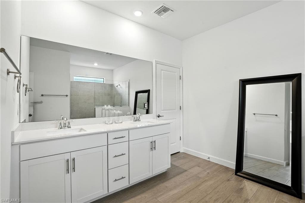 18514 Ives Dr, Estero, FL 33928-18