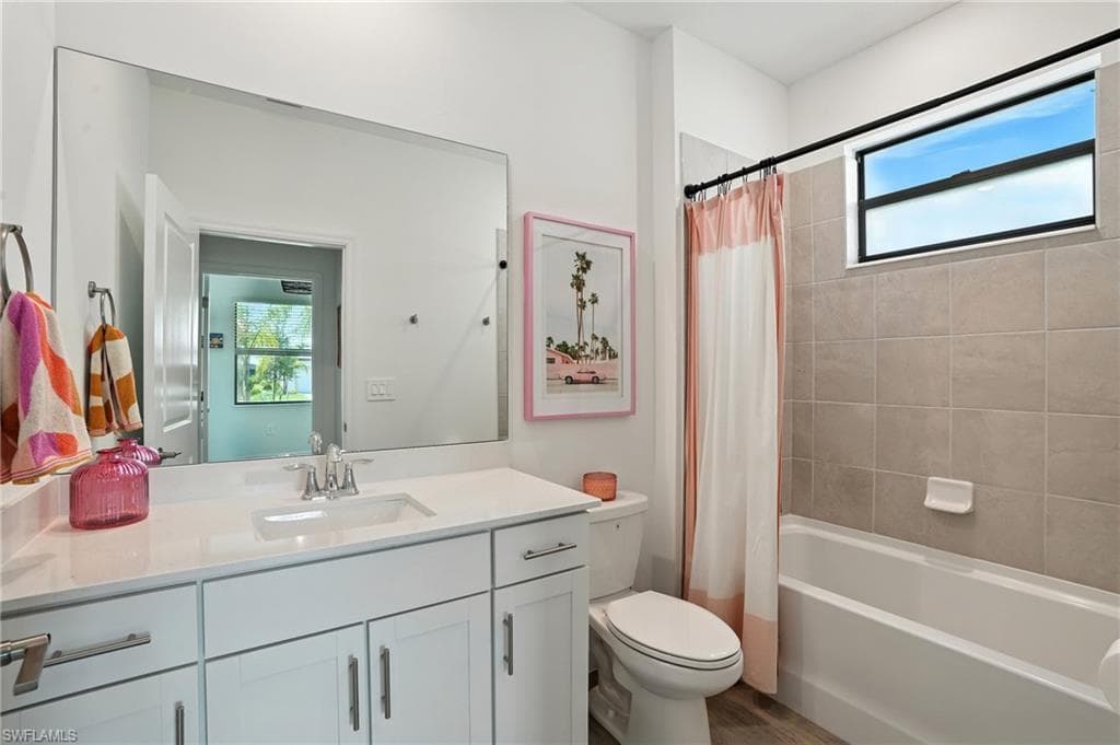 18514 Ives Dr, Estero, FL 33928-25