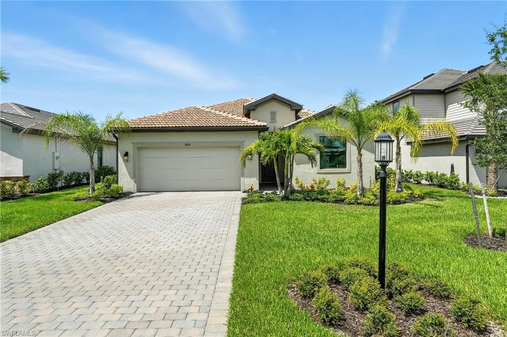 18514 Ives Dr, Estero, FL 33928-2