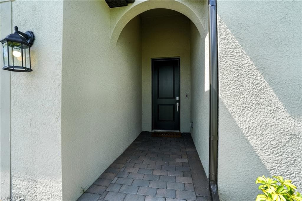 18514 Ives Dr, Estero, FL 33928-3