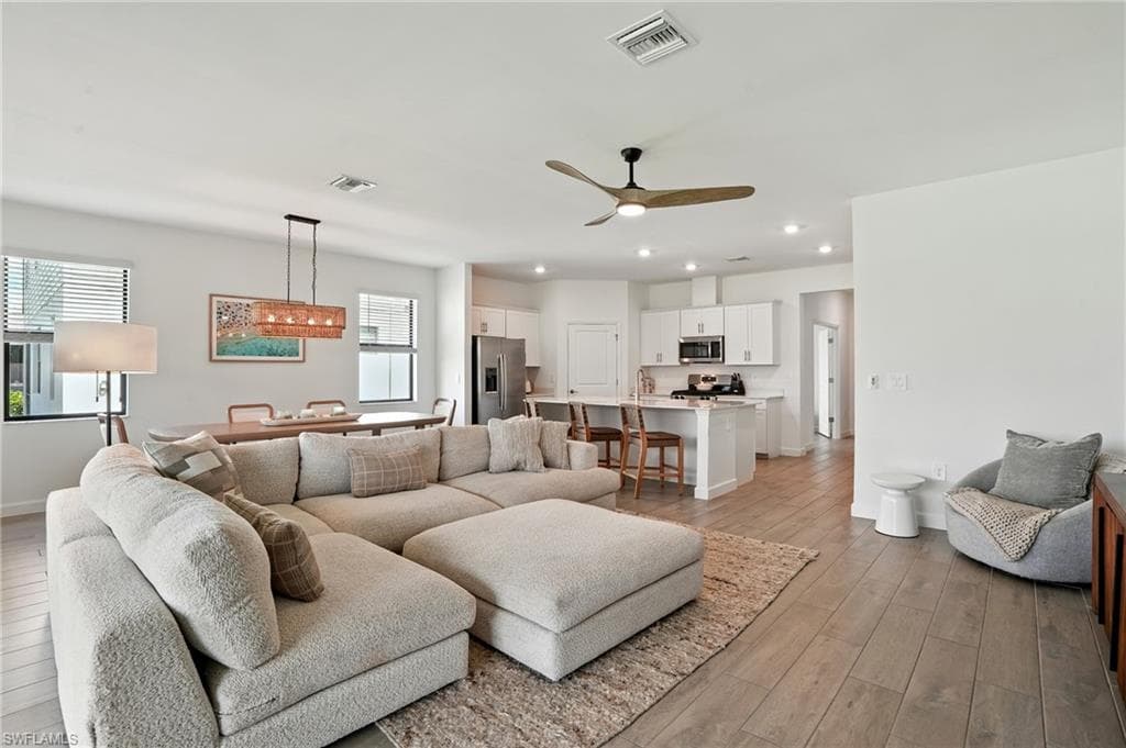 18514 Ives Dr, Estero, FL 33928-5