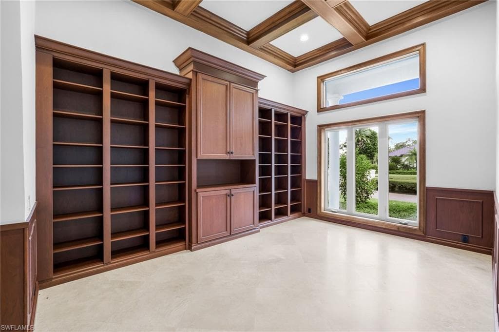 4502 Silver Fox Dr, Naples, FL 34119-9