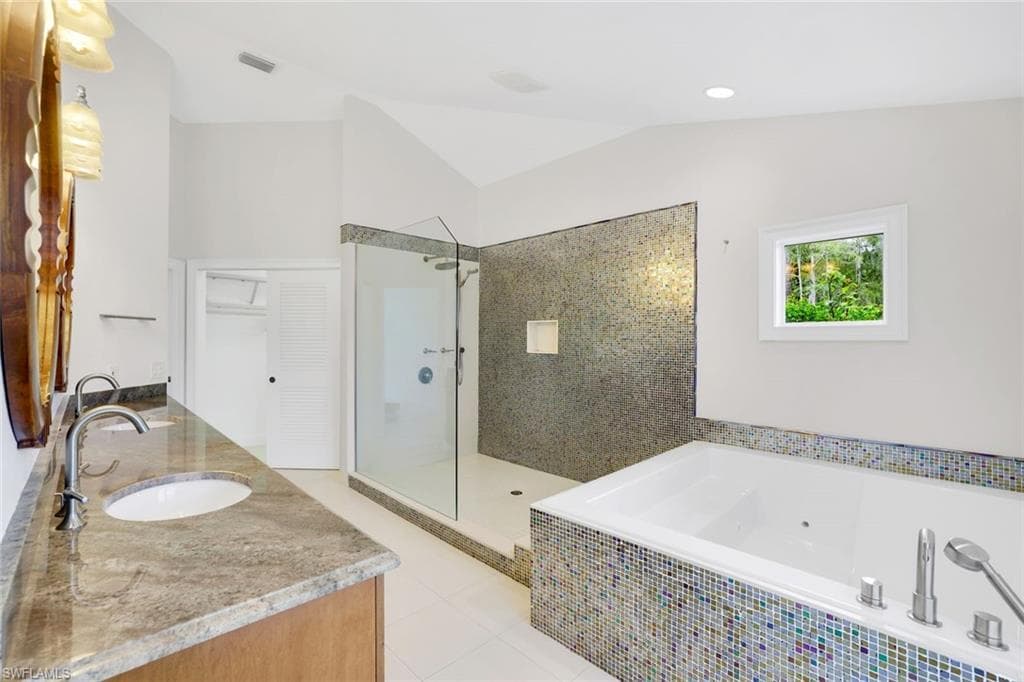 4502 Silver Fox Dr, Naples, FL 34119-20