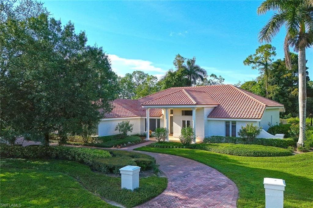 4502 Silver Fox Dr, Naples, FL 34119-2