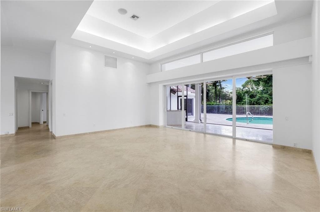 4502 Silver Fox Dr, Naples, FL 34119-8