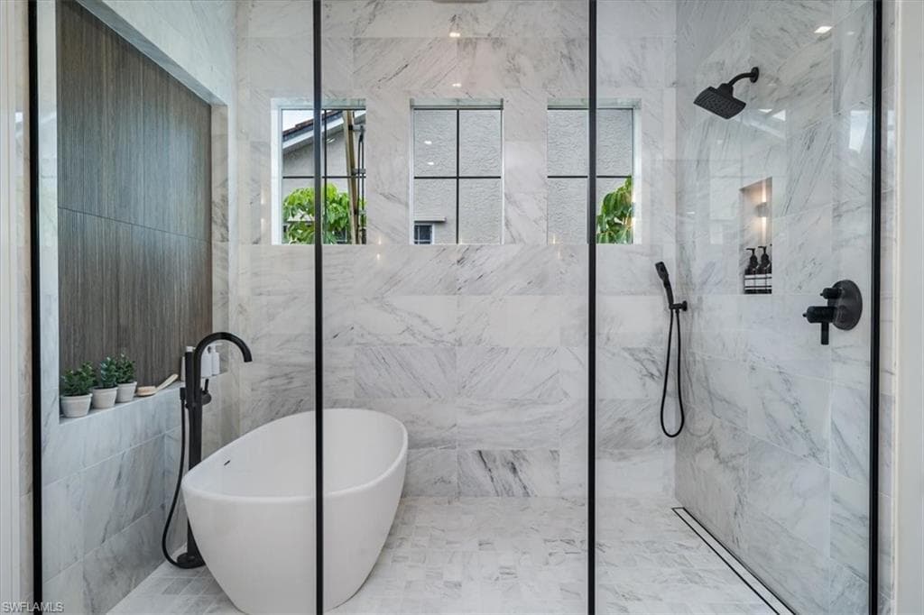 1645 Bonita Ct, Naples, FL 34102-21