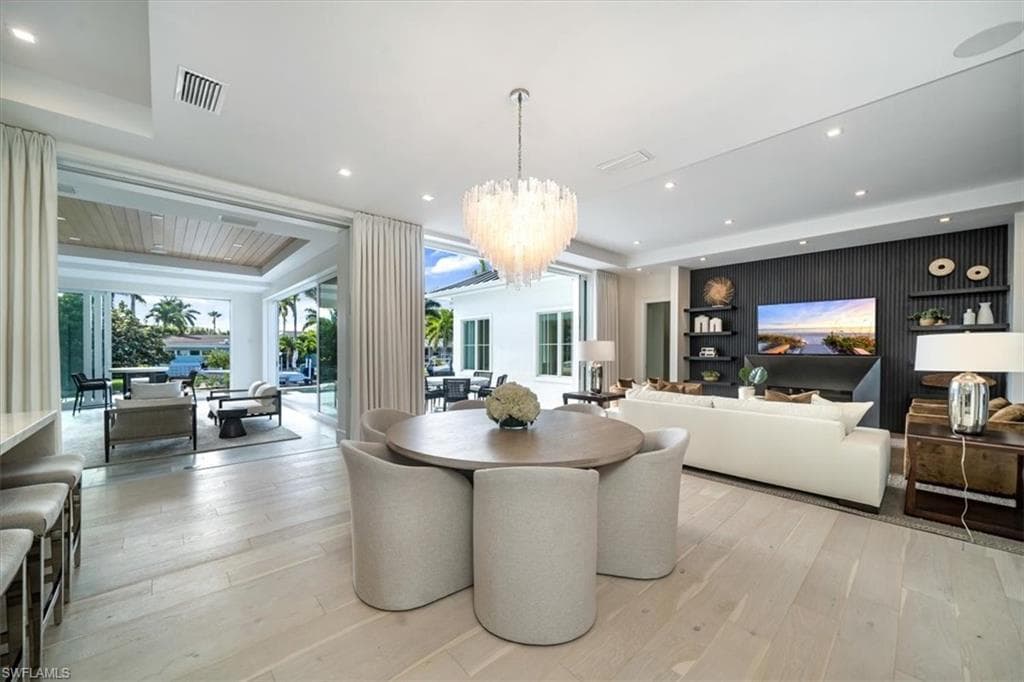 1645 Bonita Ct, Naples, FL 34102-4