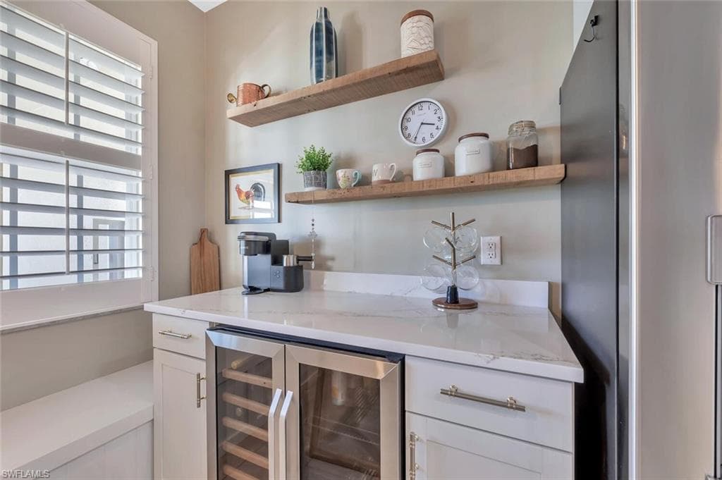 4833 Hampshire Ct 302, Naples, FL 34112-10