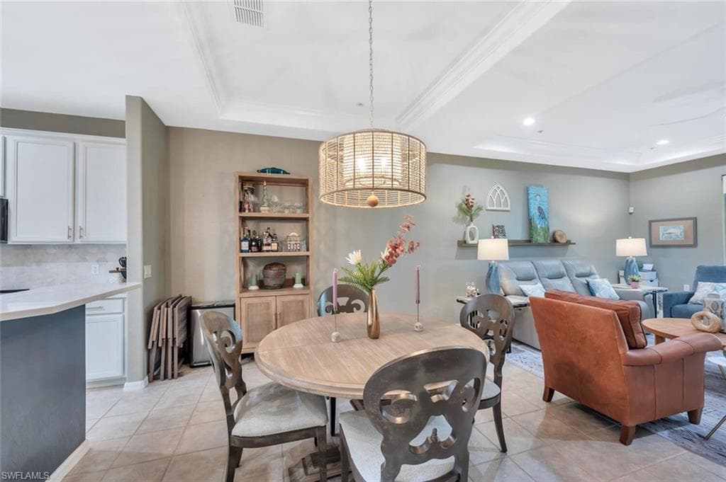 4833 Hampshire Ct 302, Naples, FL 34112-13